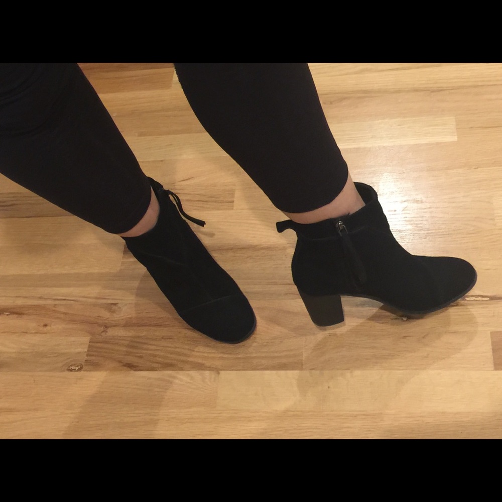 Toms black boots excellent condition